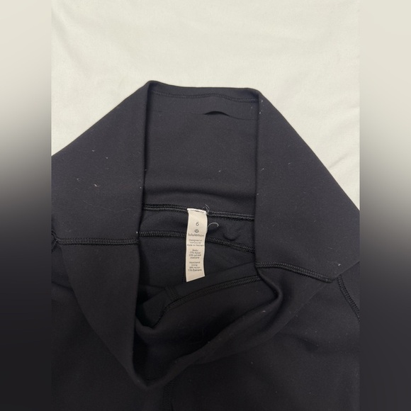 Lululemon In Movement 7/8 Tight *Everlux 25" - Picture 6 of 10
